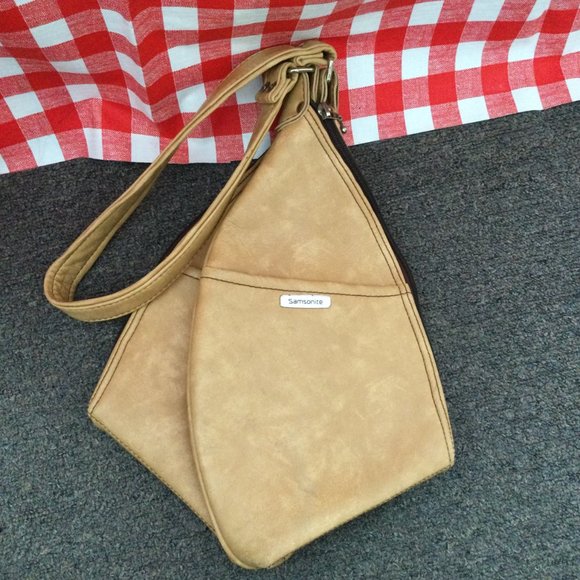 Samsonite fleebag bowling ball bag yellow triangle shape - Picture 2 of 4